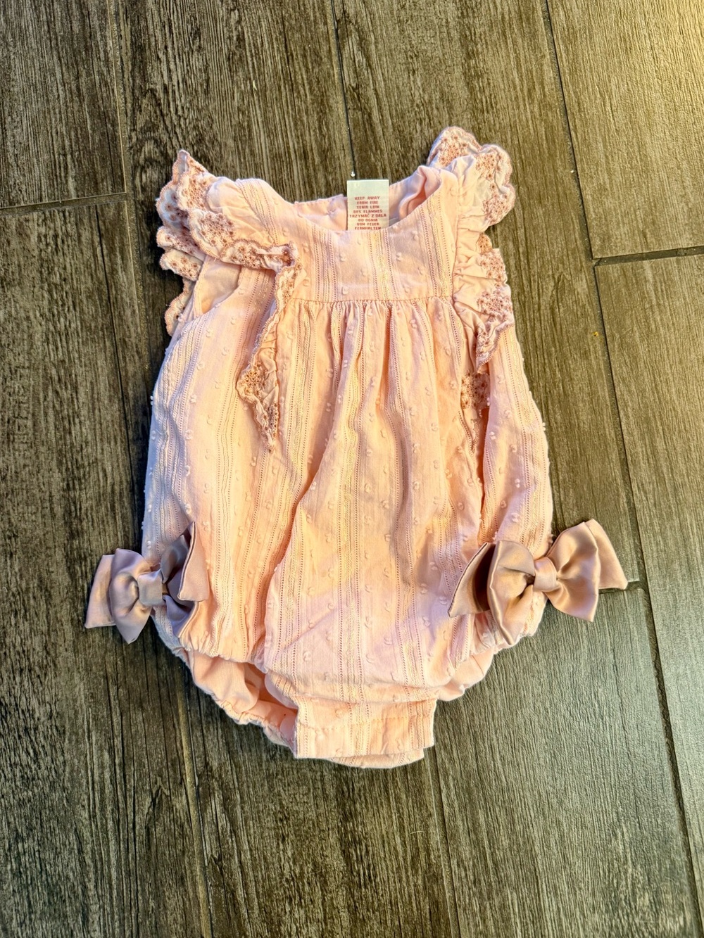 NWOT size 3-6 month baby bubble romper